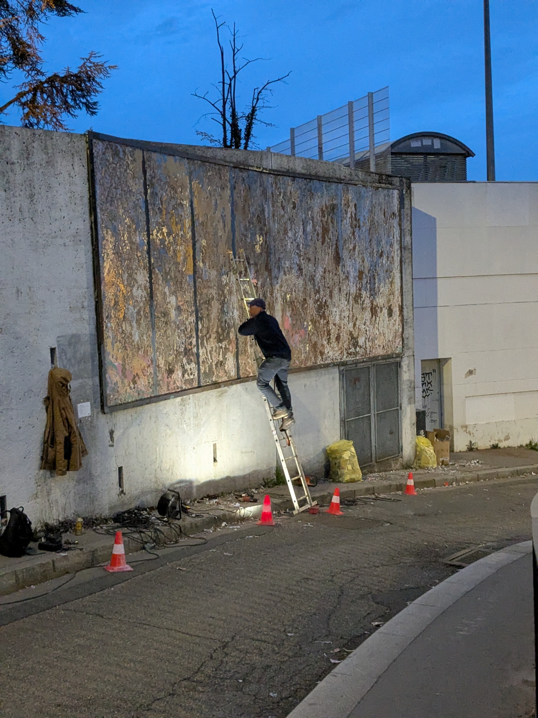 Collage de Côme Calmettes, Avril 2025 — M.U.R Saint-Étienne