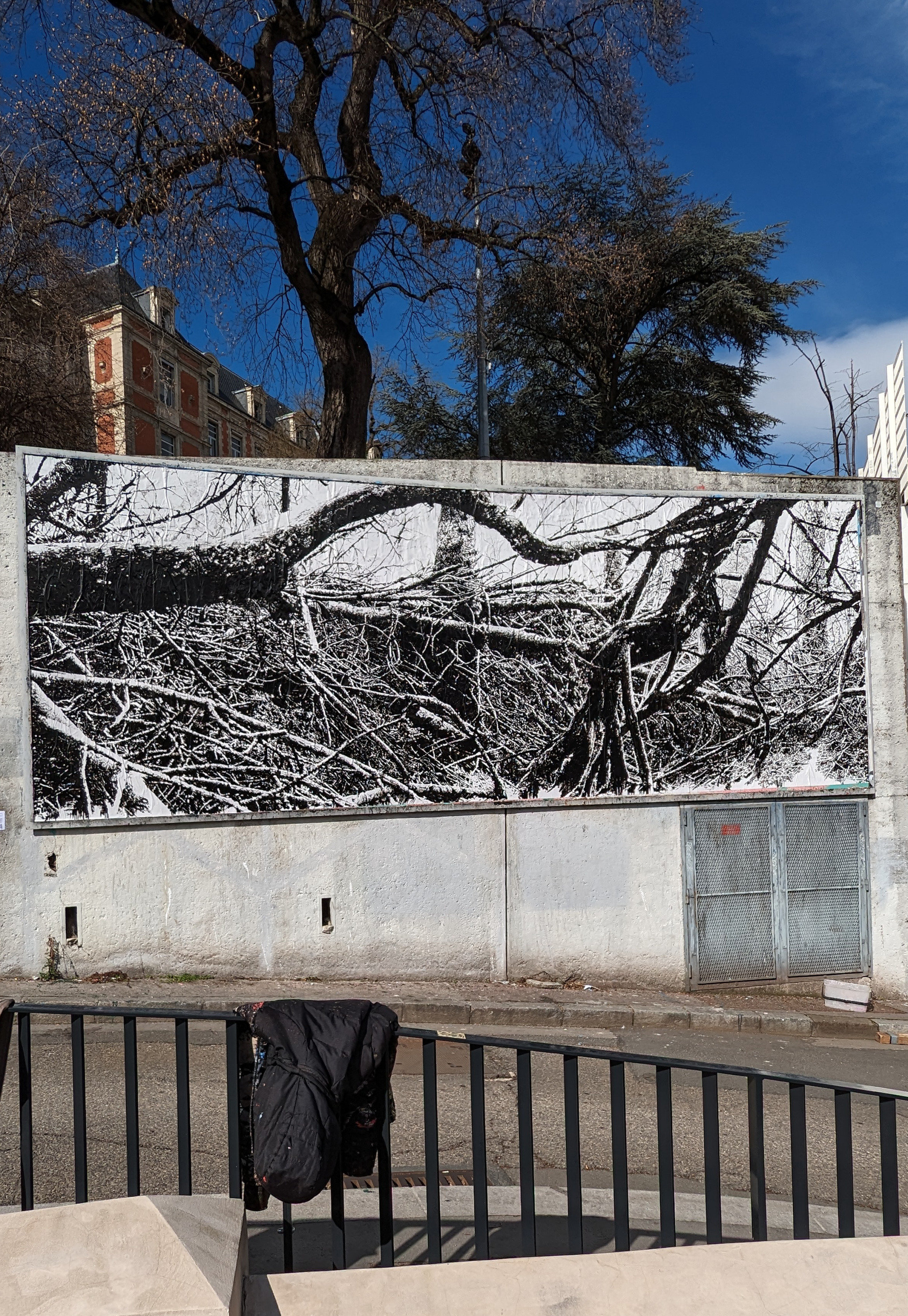 Collage de Manu Chandès, Sandra Villet, Mars 2024 — M.U.R Saint-Étienne