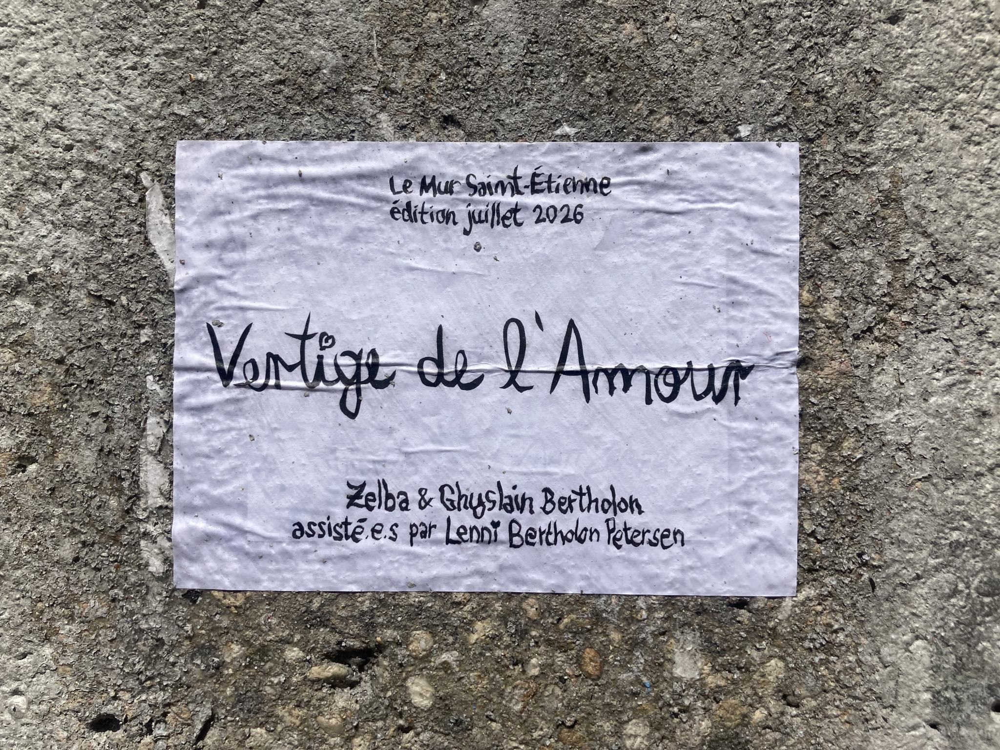 Collage « vertige de l'amour » de Ghyslain Bertholon, Lenni Bertholon Petersen, Zelba, Juillet 2026 — M.U.R Saint-Étienne